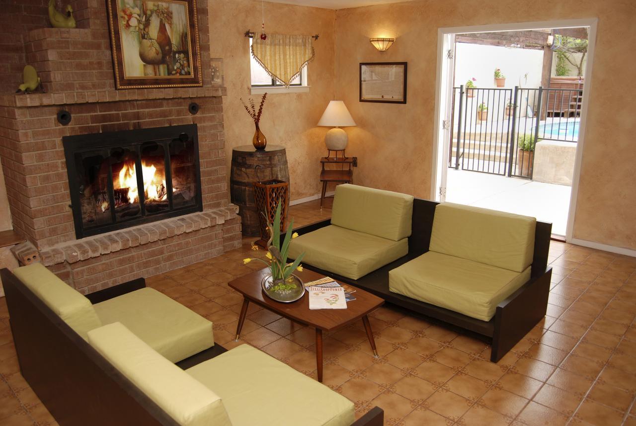 Lakehouse Bed And Breakfast Canyon Lake Exterior foto