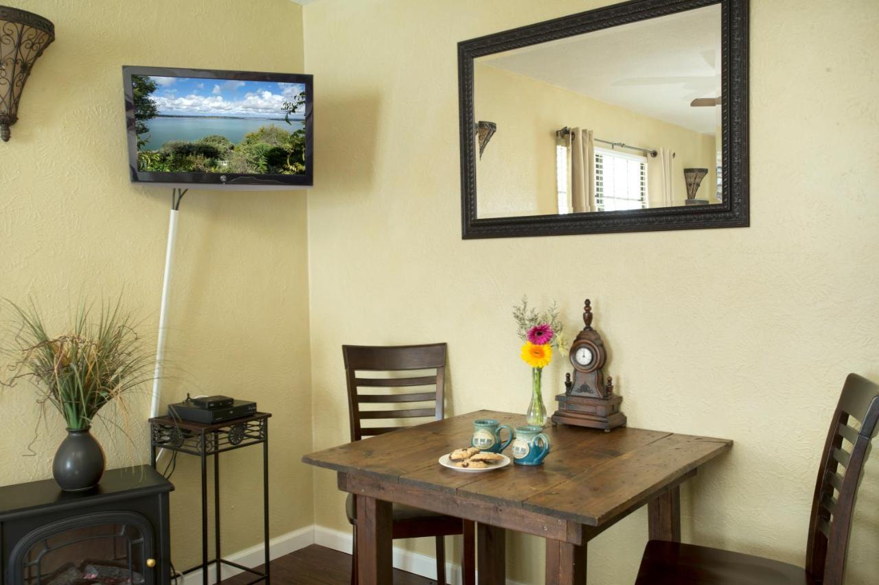 Lakehouse Bed And Breakfast Canyon Lake Exterior foto